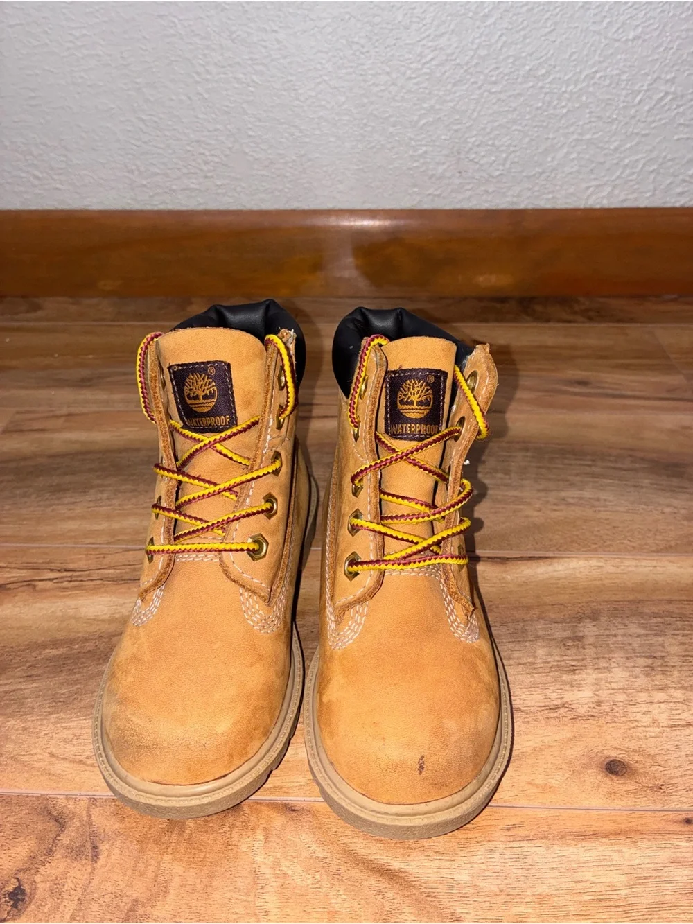 Timberland Toddler Classic 6-Inch Waterproof Boot - size 9